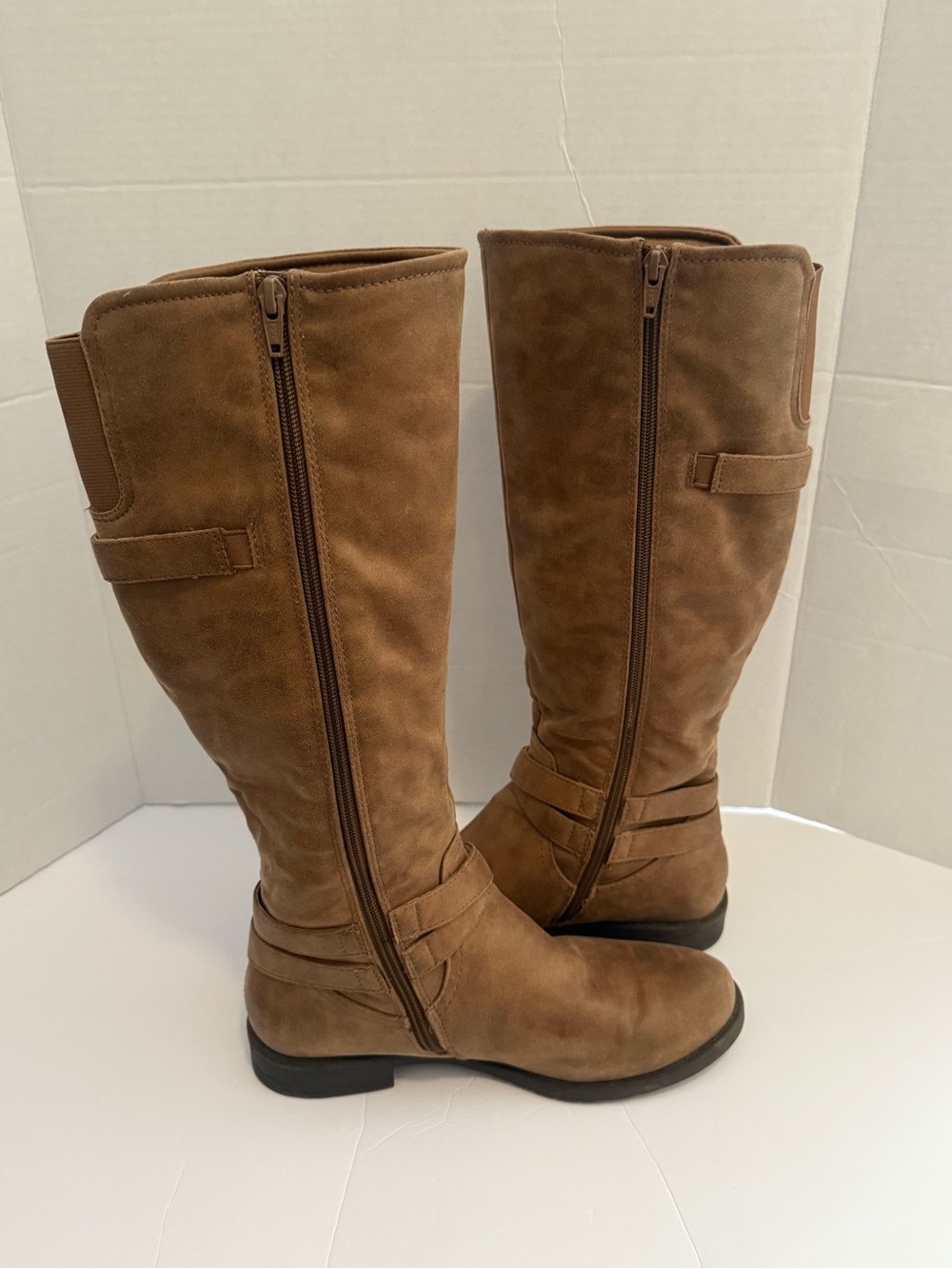 Denver Hayes Tan Knee-High Riding Boots - Picture 3 of 7